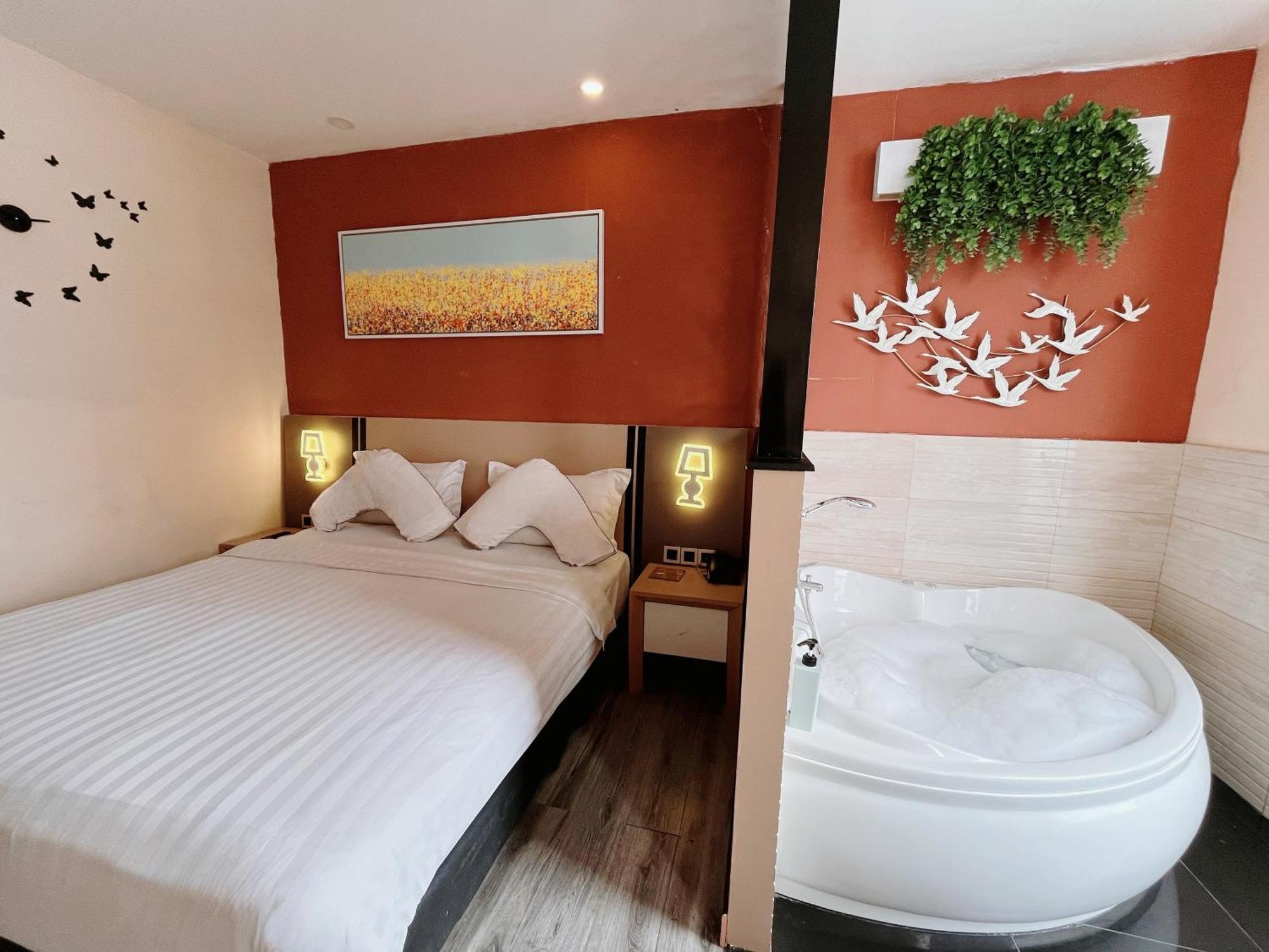 Verse Luxe Wahid Hasyim Hotel 3*